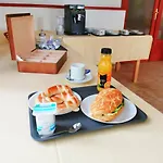 בית הארחה Imola Garden Vendeghaz באלאטונפורד