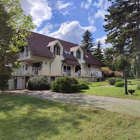 Guest house Imola Garden Vendeghaz